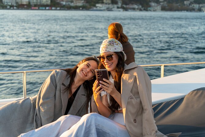 Guided Bosphorus Afternoon Cruise on Luxury Yacht - Kuzguncuk and the return toward Üsküdar