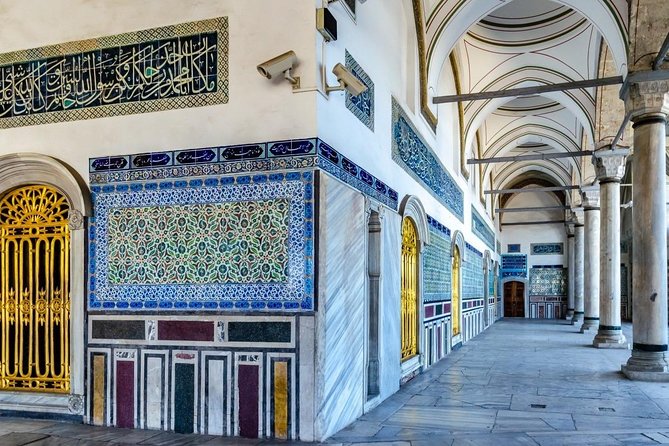 Guided Topkapi Palace & Harem- Skip-the-Line with SMALL GROUP - Meeting at Vieri Jewellery in Sultanahmet