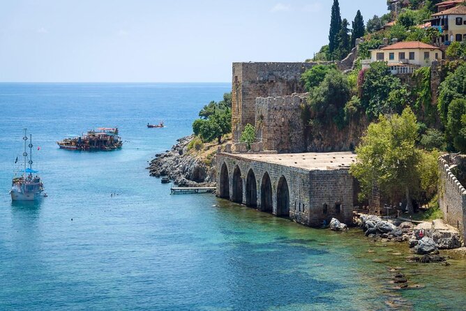 Halal Concept Short Pirate Boat Tour in Alanya - Pirates Cave and Phosphoric Cave