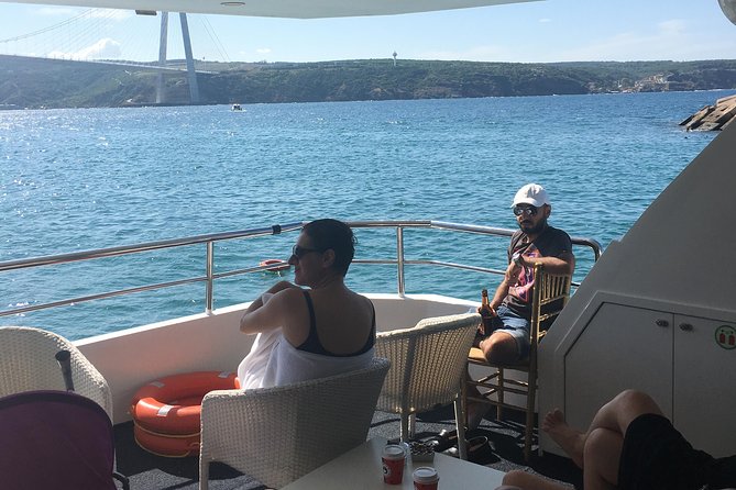 Half-Day Bosphorus Cruise to Black Sea from Istanbul with Lunch - Lunch, meze, and the pace of the boat