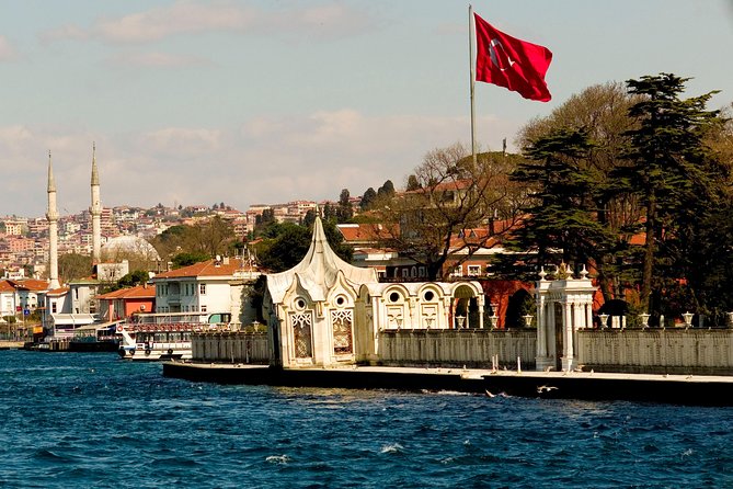 Half-Day Bosphorus Cruise to Black Sea from Istanbul with Lunch - Poyrazköy or Anadolu Kavağı: the northern stop