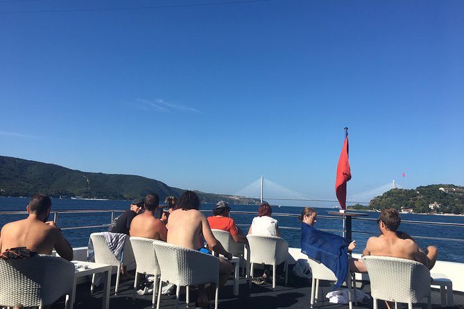 Half-Day Bosphorus Cruise to Black Sea from Istanbul with Lunch - What the guide and sound system mean for your day