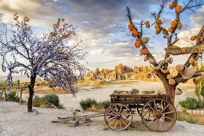 Hot Air Balloon, Best of Red and Green Guided 1-Day Tour - FAQ