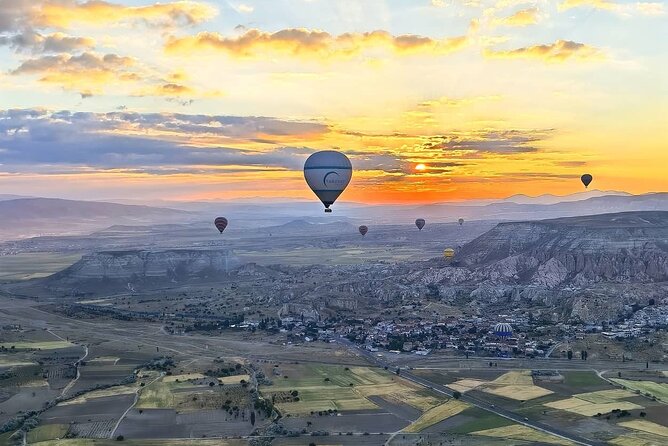 Hot Air Balloon Ride in Cappadocia / Goreme - Watching the balloon prepare for flight