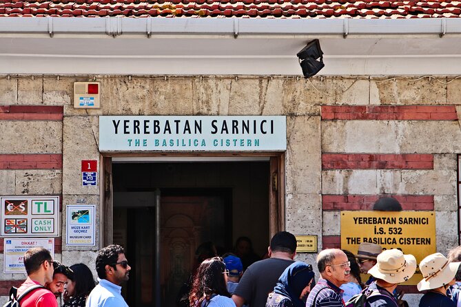 Istanbu City Walk: Topkapi Palace, Harem, & Basilica Guided Tour - Starting at the Fountain of Sultan Ahmed III