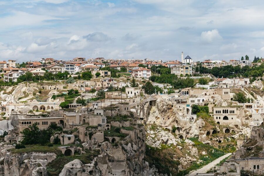 Istanbul: 2-Day Cappadocia Trip with Flights and Cave Hotel - Göreme Panorama and Uçhisar Castle