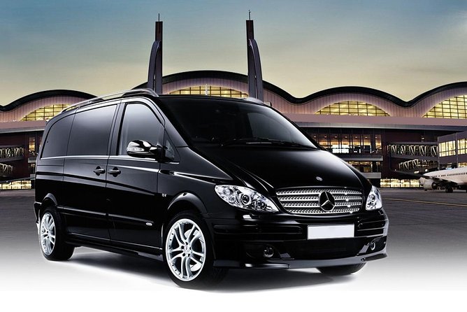 Istanbul Airport to City Centre Private Transfer or Vice Versa (1-4pax) - Meeting your driver at Istanbul Airport