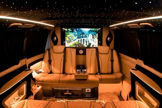 Istanbul Airport Transfer Service with Private Minivan - The 1.5-hour flight delay cushion