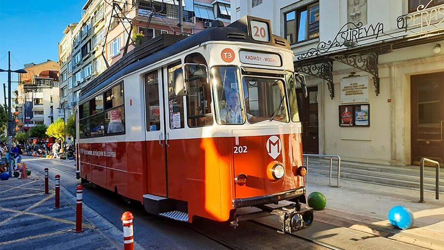 Istanbul: Asian Side Walking Tour with Ferry Ride - A guide who adds context and practical help