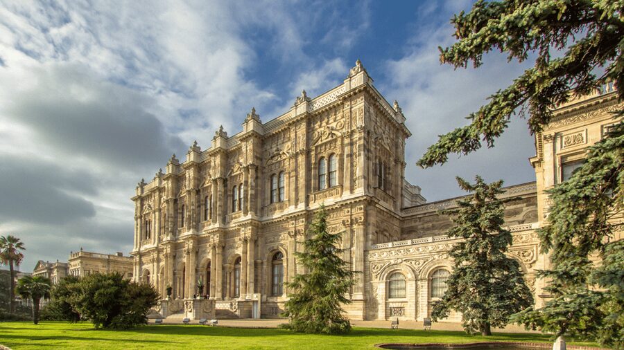Istanbul: Basilica Cistern & Dolmabahce Palace Combo Ticket - Dolmabahçe Palace and its 285 rooms
