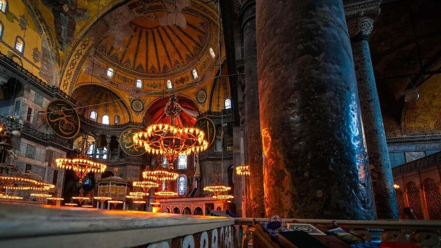 Istanbul: Basilica Cistern & Hagia Sophia Combo Ticket - Two major sights, two very different moods