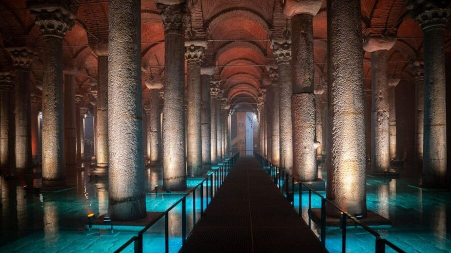 Istanbul: Basilica Cistern Skip-the-line Entry & Guided Tour - Entering the Cistern Without the Main Ticket Queue