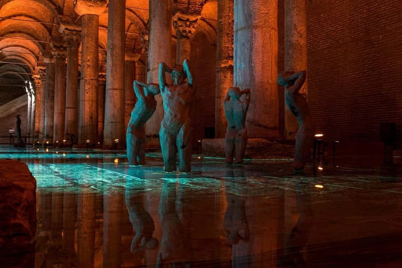 Istanbul: Basilica Cistern Small Group Tour with Tickets - The Medusa Heads and their strange placement