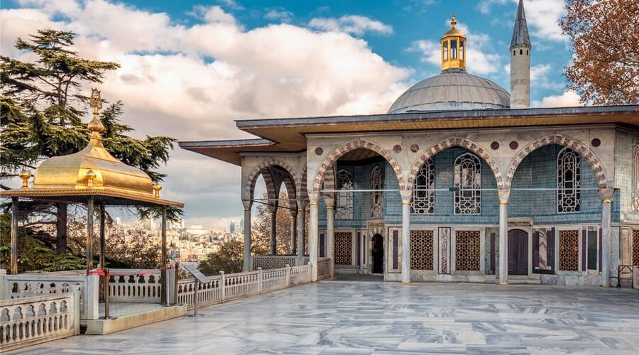 Istanbul: Basilica Cistern & Topkapi Palace Combo Ticket - Why these two sights make a useful Istanbul pairing