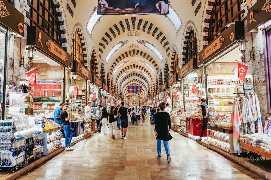 Istanbul: Best of the City 1, 2 or 3-Day Private Guided Tour - Day one in Sultanahmet: four empires in one walk