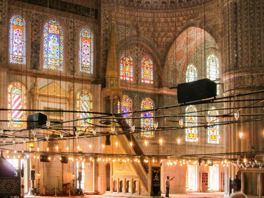 Istanbul: Blue Mosque & Hagia Sophia Guided Tour w/ Tickets - Who should book this experience?