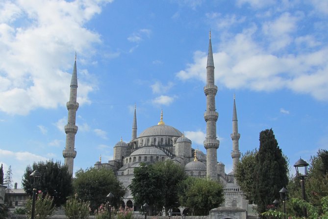 Istanbul: Blue Mosque & Hagia Sophia Small-Group Tour with ticket - Dress, timing, and mosque etiquette
