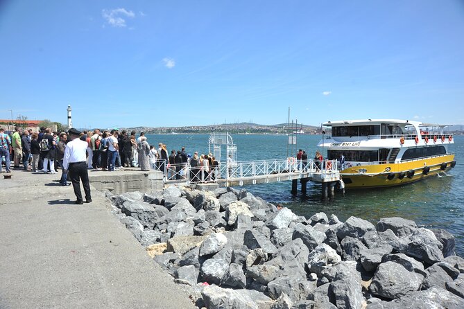 Istanbul: Bosphorus and Golden Horn Cruise with Audio Guide - Rumeli Fortress and the northern Bosphorus