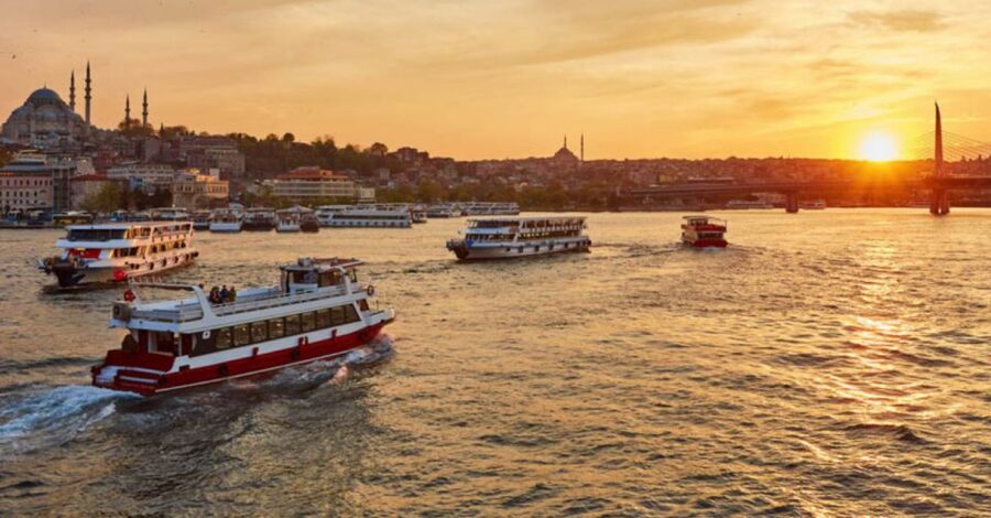 Istanbul: Bosphorus And Golden Horn Morning or Sunset Cruise - Crossing between Europe and Asia