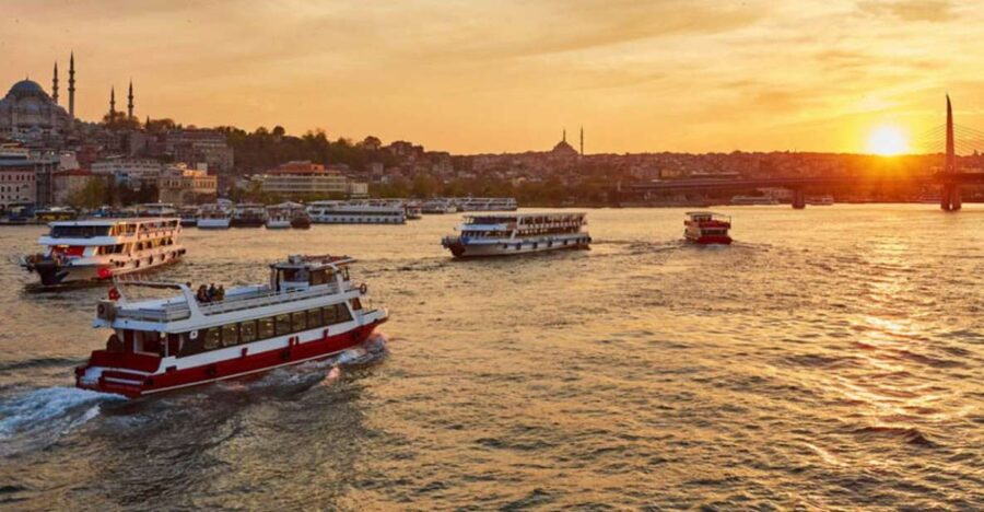 Istanbul: Bosphorus And Golden Horn Morning or Sunset Cruise - Morning light or sunset color?