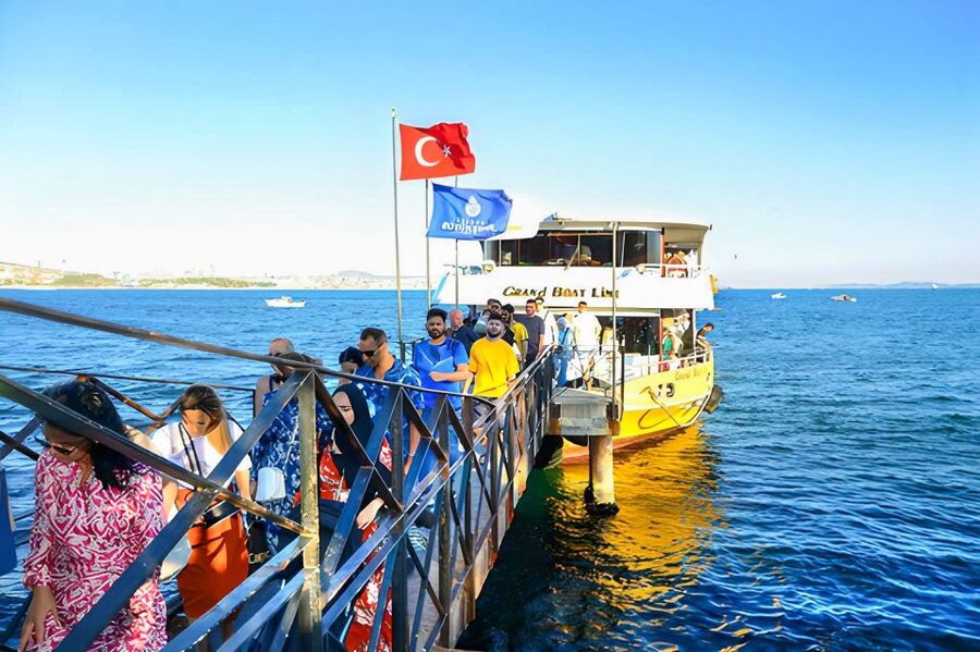 Istanbul: Bosphorus Cruise w/Audio Guide and Sunset Option - Key Details Before You Go