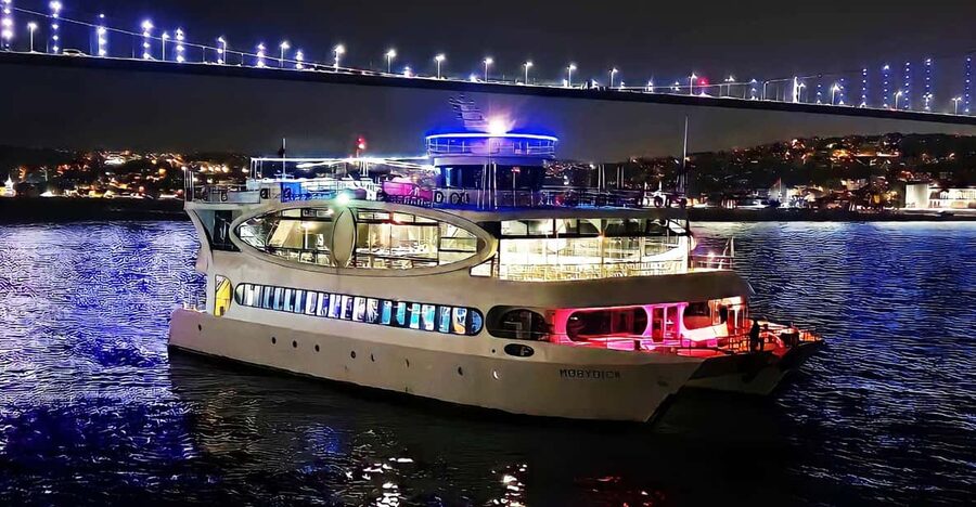 Istanbul: Bosphorus Cruise with Dinner Show - Meeting at Kabatas and getting aboard