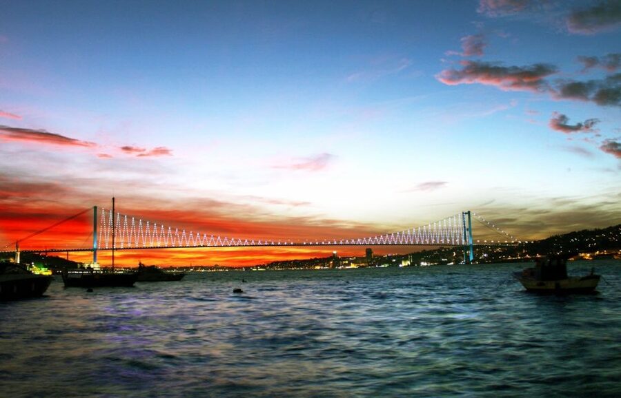 Istanbul Bosphorus Dinner Cruise &Entertainment hotel pickup - Folk dancing, music, and the evening show
