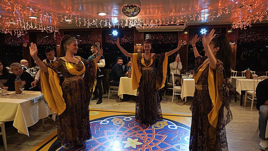 Istanbul: Bosphorus Dinner Cruise with Drinks & Turkish Show - Who will enjoy this Bosphorus dinner cruise?