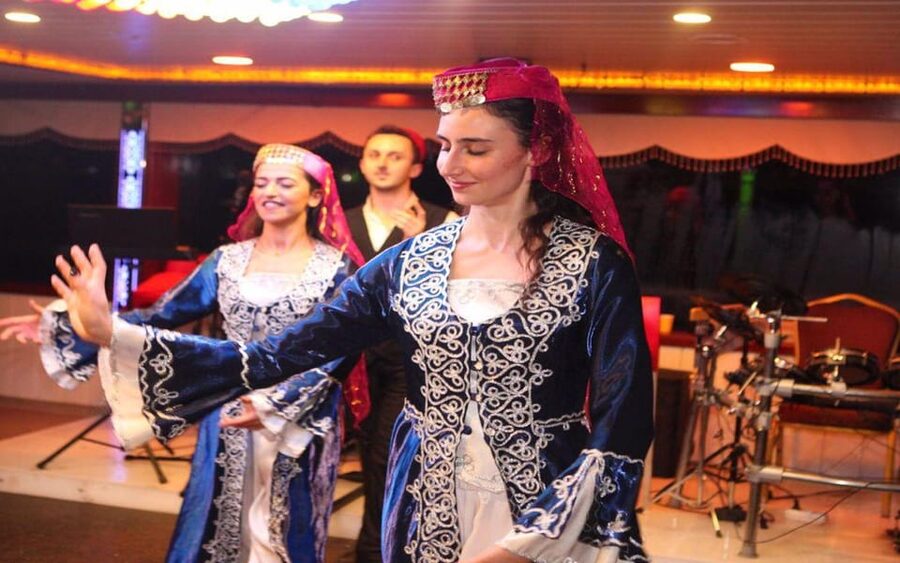 Istanbul: Bosphorus Dinner Cruise with Entertainment - Key points to know before you book
