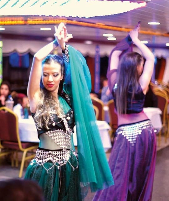 Istanbul: Bosphorus Dinner Cruise with Entertainment - What this Bosphorus evening is really selling