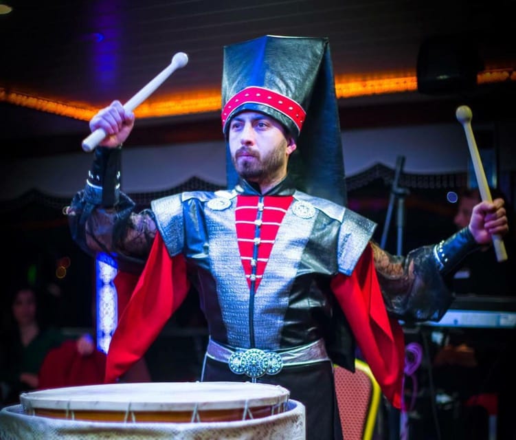 Istanbul: Bosphorus Dinner Cruise with Entertainment - Dinner: mezes, salad, and a choice of main course