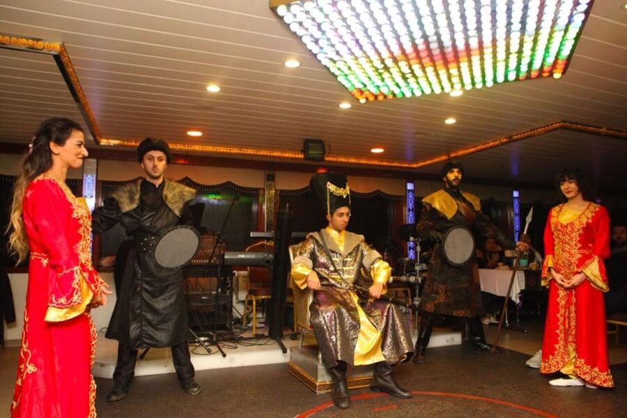 Istanbul: Bosphorus Dinner Cruise with Entertainment - Galata Bridge and the Golden Horn opening
