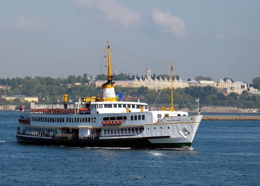 Istanbul: Bosphorus Dinner Cruise with Private Table & Show - What You Eat at the Private Table