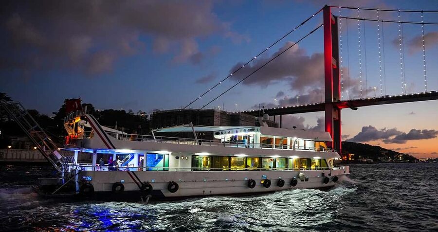 Istanbul: Bosphorus & Golden Horn Cruise Daytime or Sunset - The Golden Horn gives you a gentler introduction