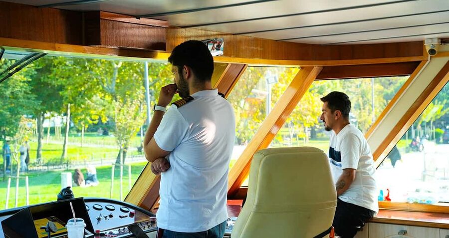 Istanbul: Bosphorus & Golden Horn Cruise Daytime or Sunset - The Bosphorus route and its headline sights