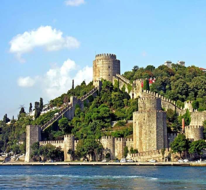 Istanbul Bosphorus Morning Cruise Guided Tour - The guide and the role of narration