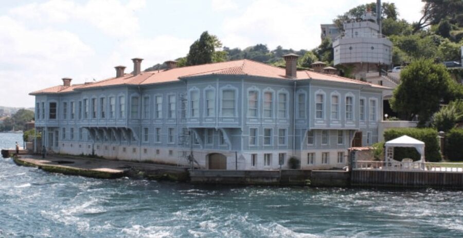 Istanbul: Bosphorus Morning Cruise with Breakfast - How the food and sightseeing balance out