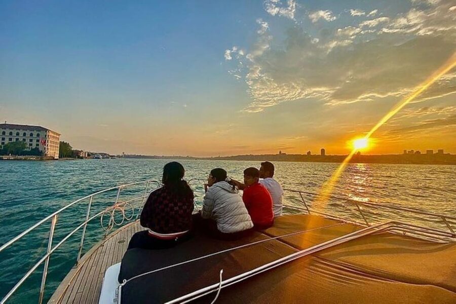 Istanbul: Bosphorus Morning or Sunset Yacht Tour with Snacks - Who should book this cruise?