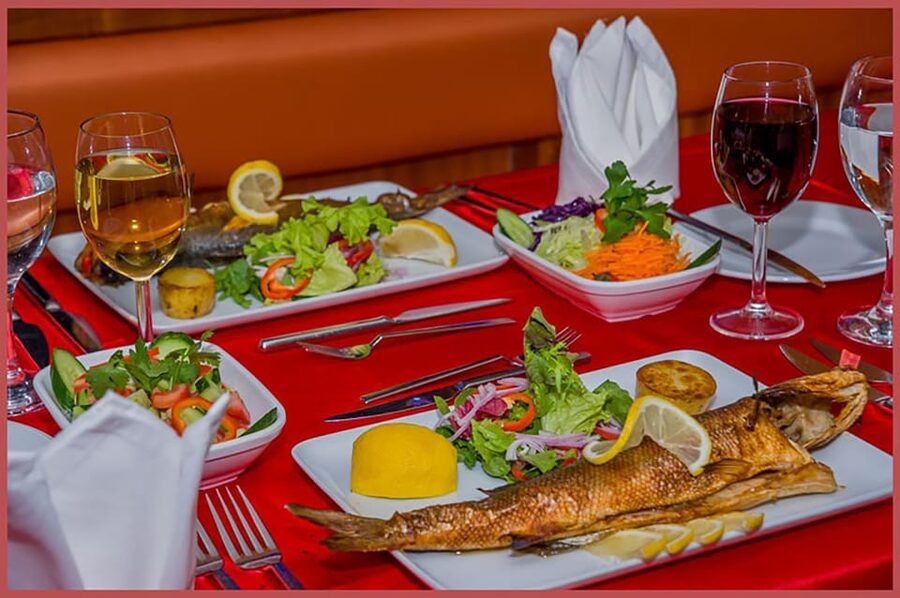 Istanbul: Bosphorus Night Dinner Cruise with Private Table - Rumeli Fortress and the second bridge