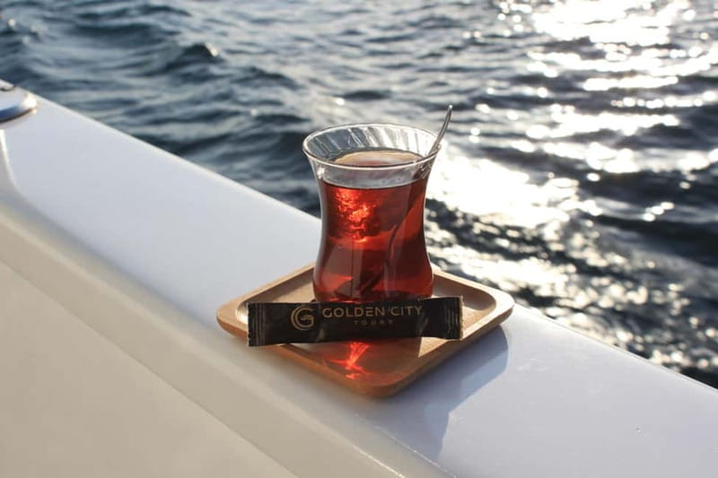 Istanbul: Bosphorus Private Guided Yacht Cruise with Snacks - Who will get the most from this cruise