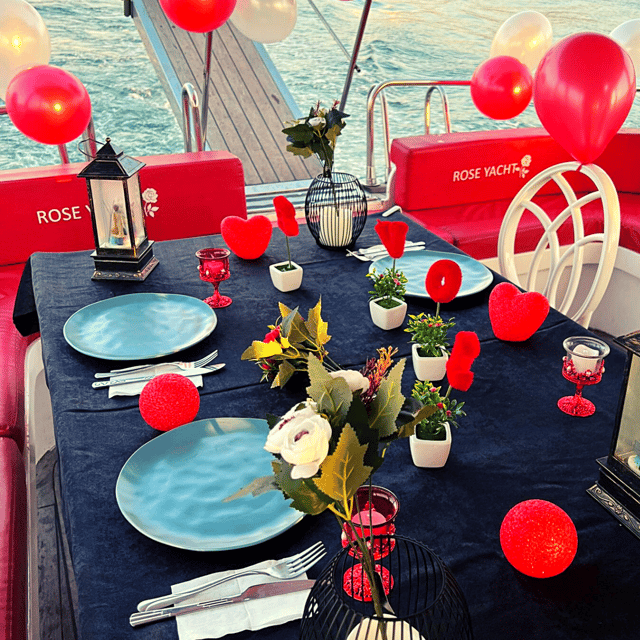 İstanbul: Bosphorus Private Yacht Cruise with Tea and Coffee - What you see along the European shore