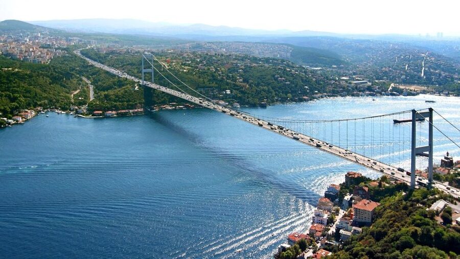 Istanbul: Bosphorus Sightseeing Boat Tour with Guide - Key Points To Know Before You Book