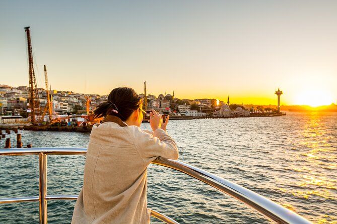 Istanbul Bosphorus Sightseeing Cruise with Audio Guide - Rumeli Fortress and the conquest of Constantinople