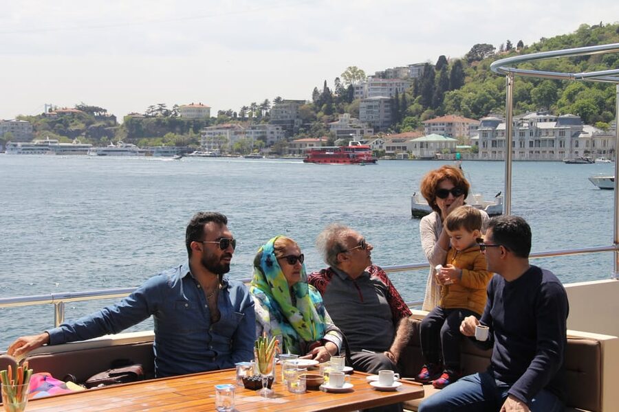 Istanbul: Bosphorus Strait and Black Sea Lunch Cruise - Starting at Kabataş and entering the Bosphorus