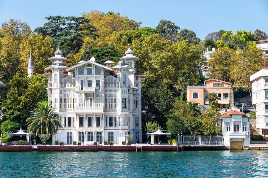 Istanbul: Bosphorus Strait Sightseeing Cruise & Audio Guide - Anadolu Hisarı and Küçüksu Kasrı