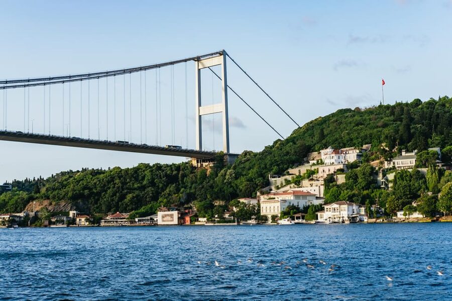 Istanbul: Bosphorus Sunset Cruise on a Luxury Yacht - The Golden Horn and return toward Kabatas
