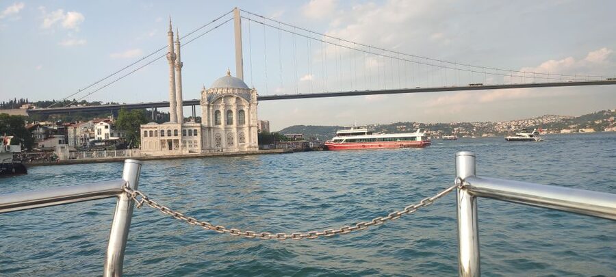 Istanbul: Bosphorus Sunset Cruise on Yacht with Live Guide - Ortaköy Mosque and the first Bosphorus bridge