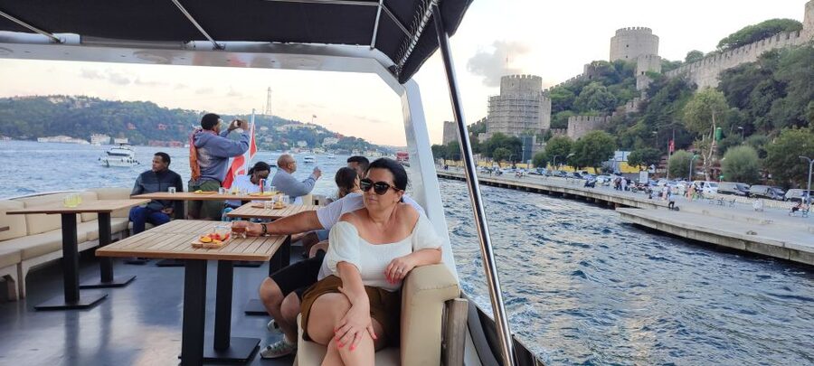 Istanbul: Bosphorus Sunset Cruise on Yacht with Live Guide - Arnavutköy, Bebek, and the European shore