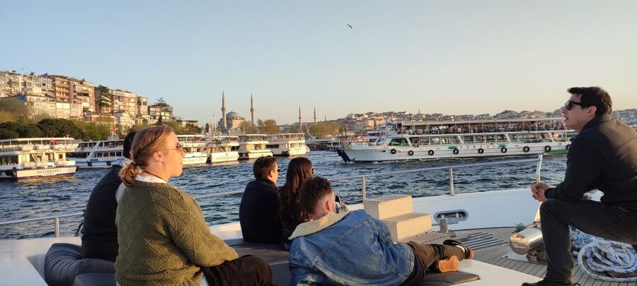 Istanbul: Bosphorus Sunset Cruise on Yacht with Live Guide - Finding Kabataş Square before departure