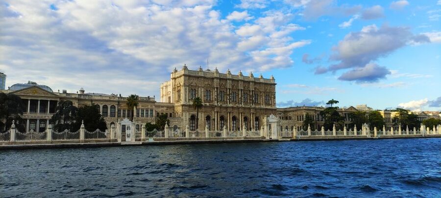 Istanbul: Bosphorus Sunset Cruise with Snacks and Wine - Why the Bosphorus is Istanbul’s best evening view
